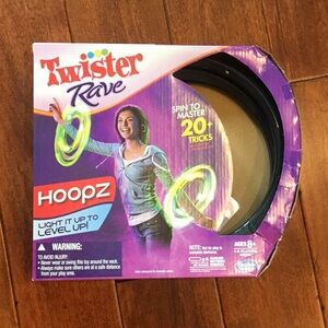 NWT Hasbro TWISTER Rave Hoopz Light It Up Spin Tricks. Ages 8+ for 1-2 Players.